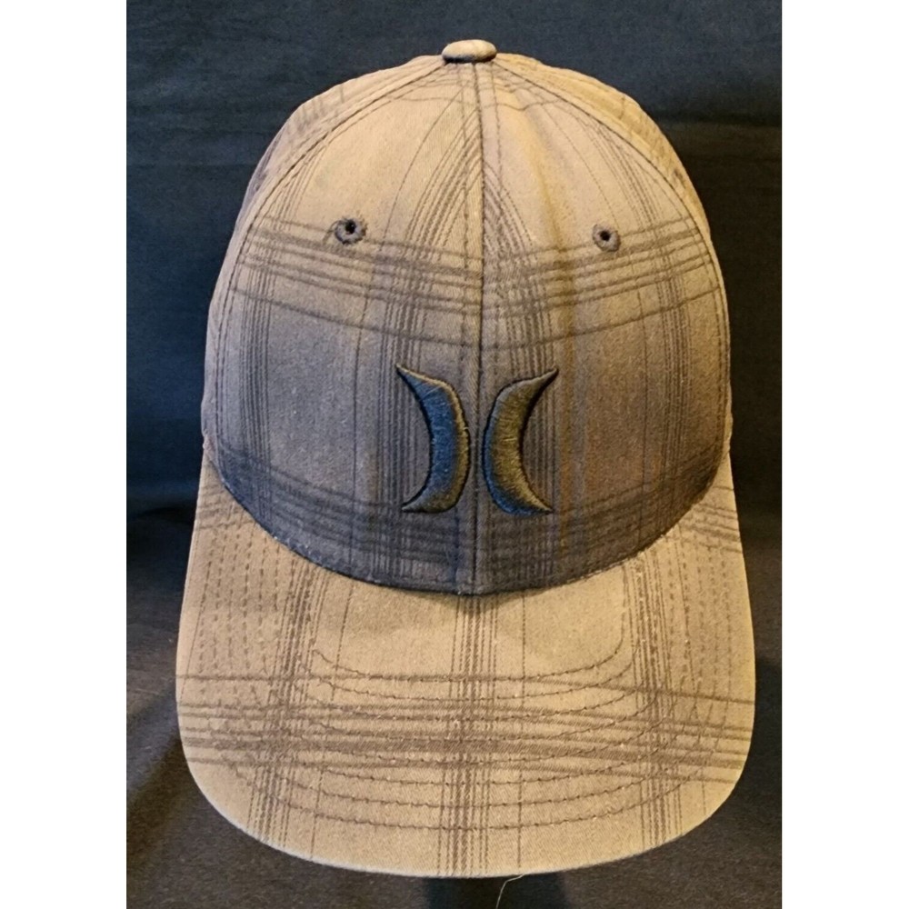 Men's Hurley Stretch Flex Fit Plaid Baseball Hat. Size S-M
